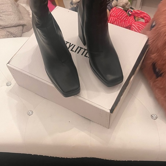 Black PU Square Toe Knee High Boots - Picture 6 of 8